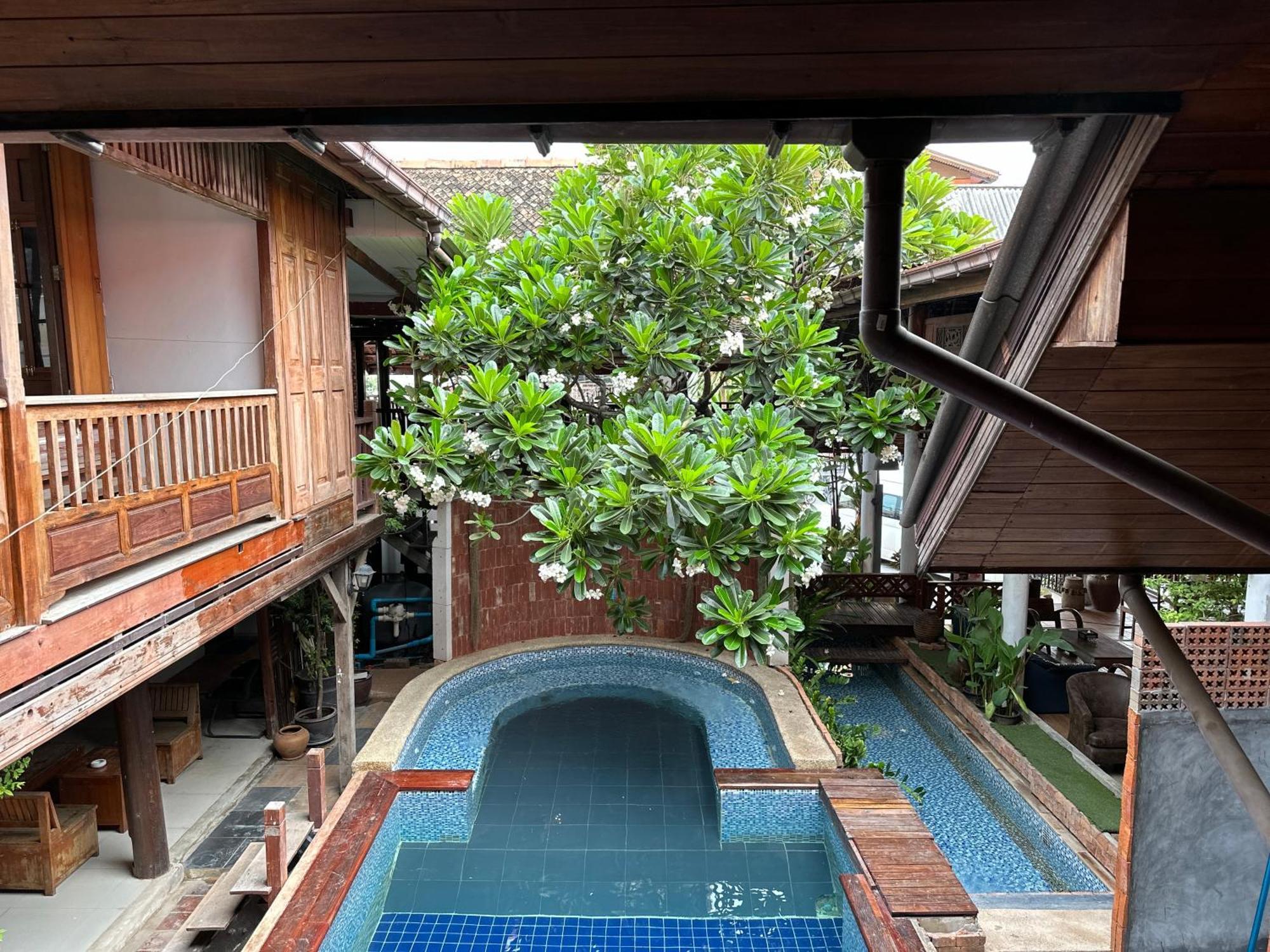 Tony'S Place Ayutthaya Eksteriør billede