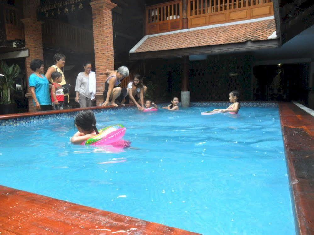 Tony'S Place Ayutthaya Eksteriør billede