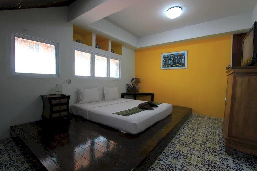 Tony'S Place Ayutthaya Eksteriør billede